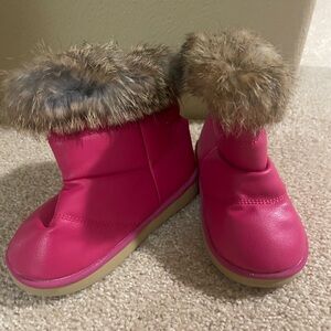 Toddler girls pink snow boots with fur lining size 28 (child’s 10) - like new!
